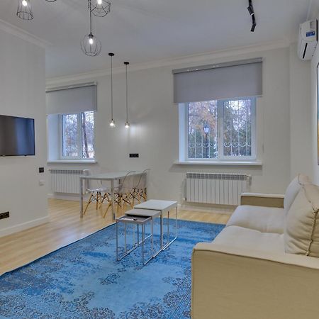 Opera Apartments Almaty Bilik gambar