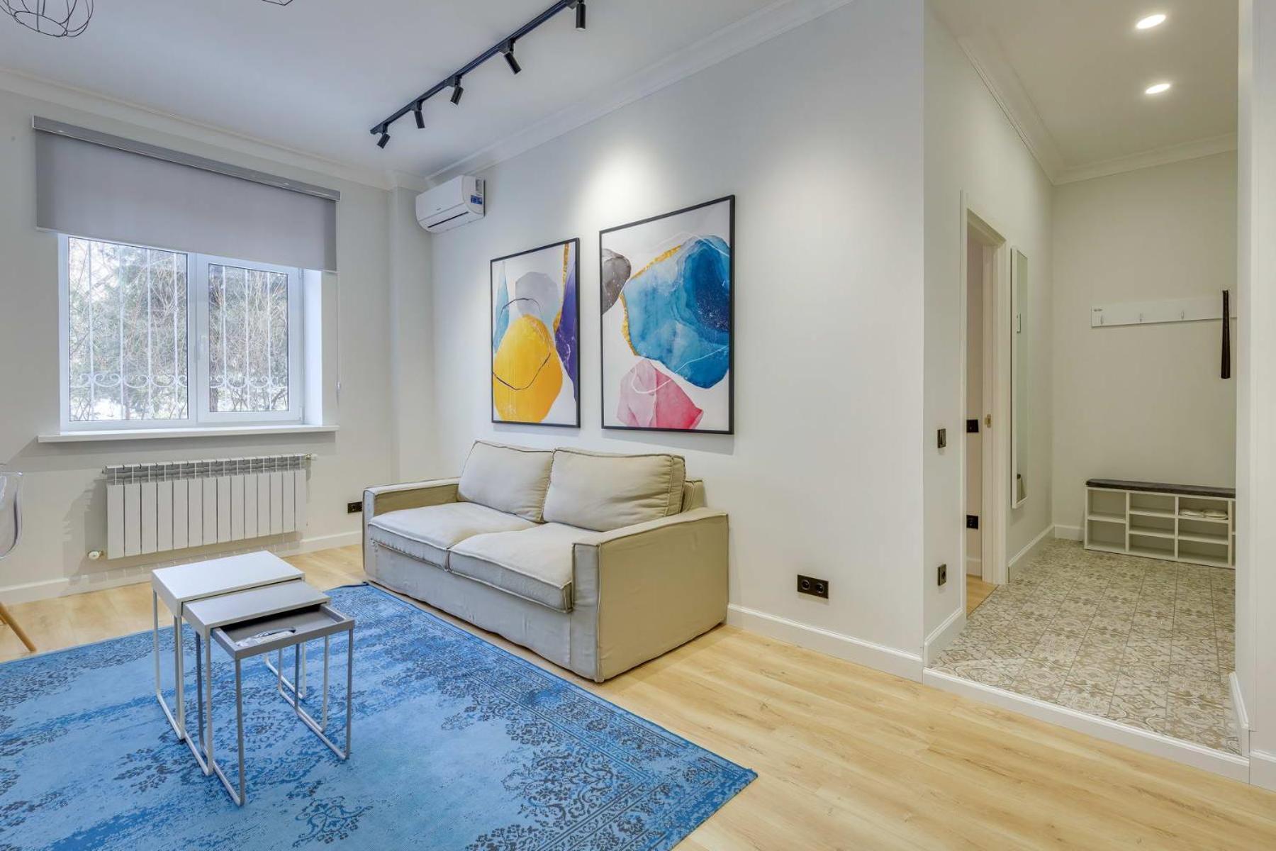 Opera Apartments Almaty Bilik gambar