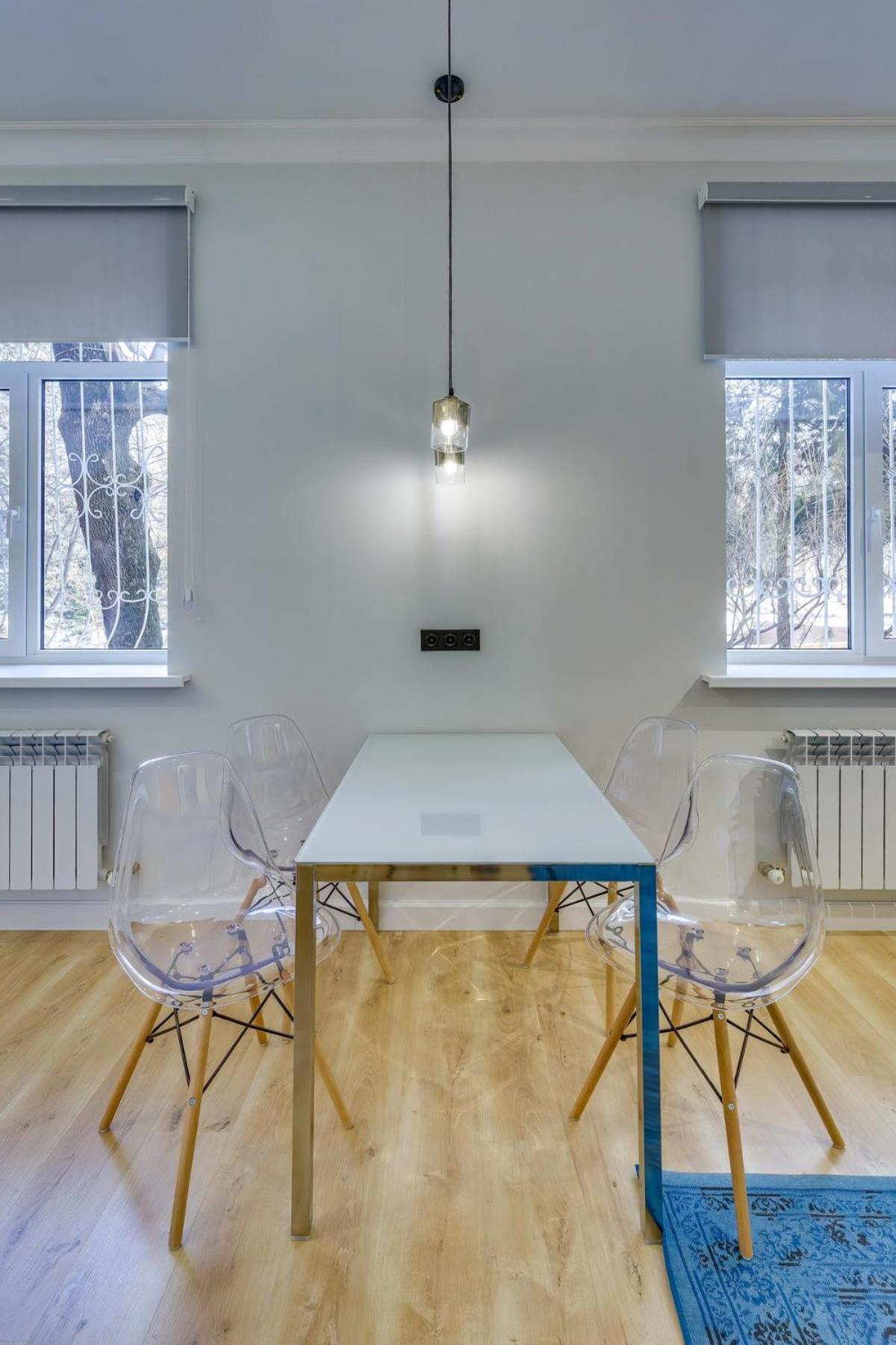 Opera Apartments Almaty Bilik gambar