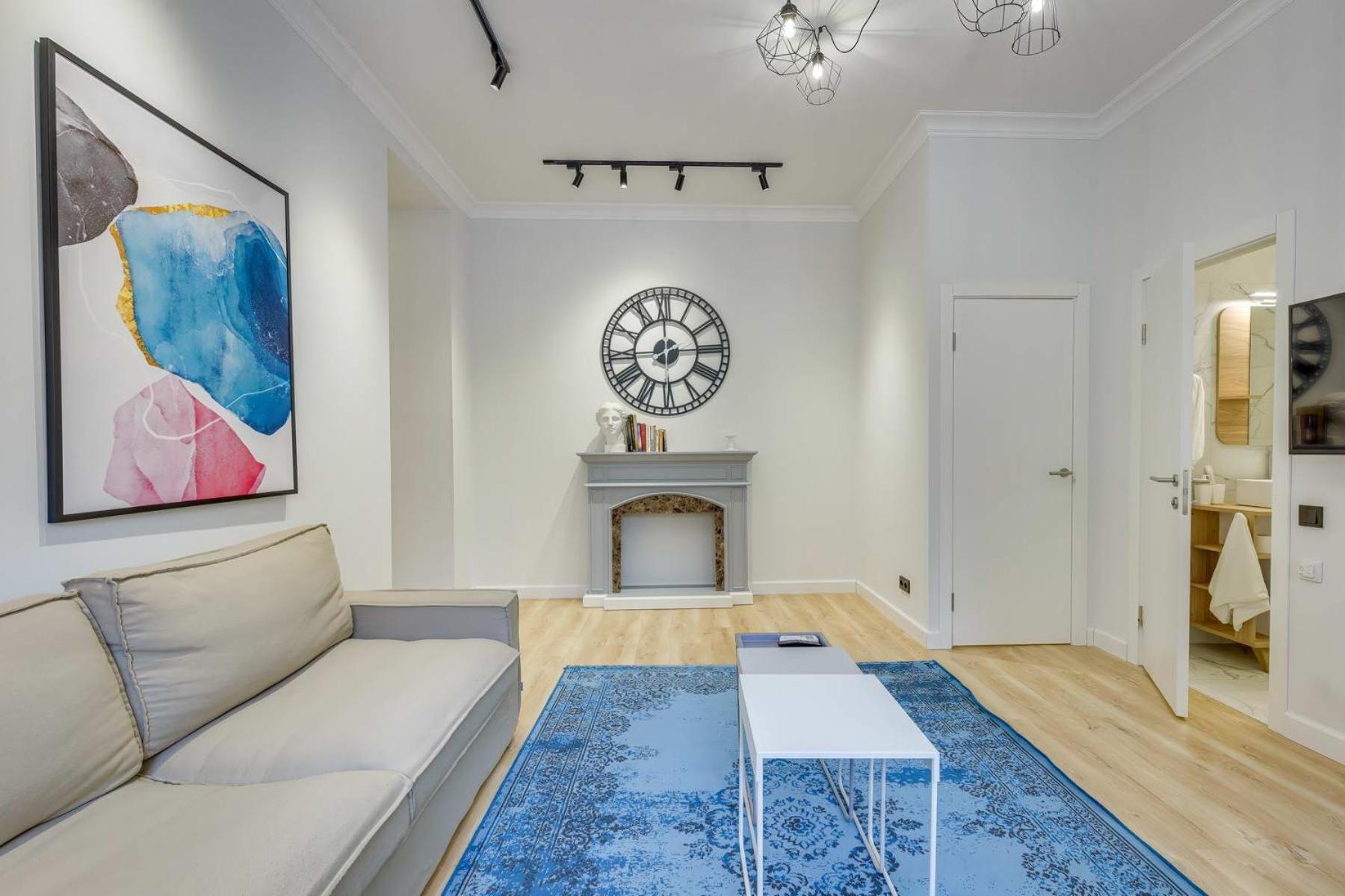 Opera Apartments Almaty Bilik gambar