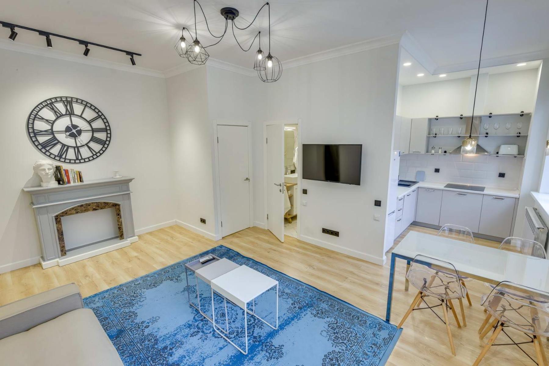 Opera Apartments Almaty Bilik gambar