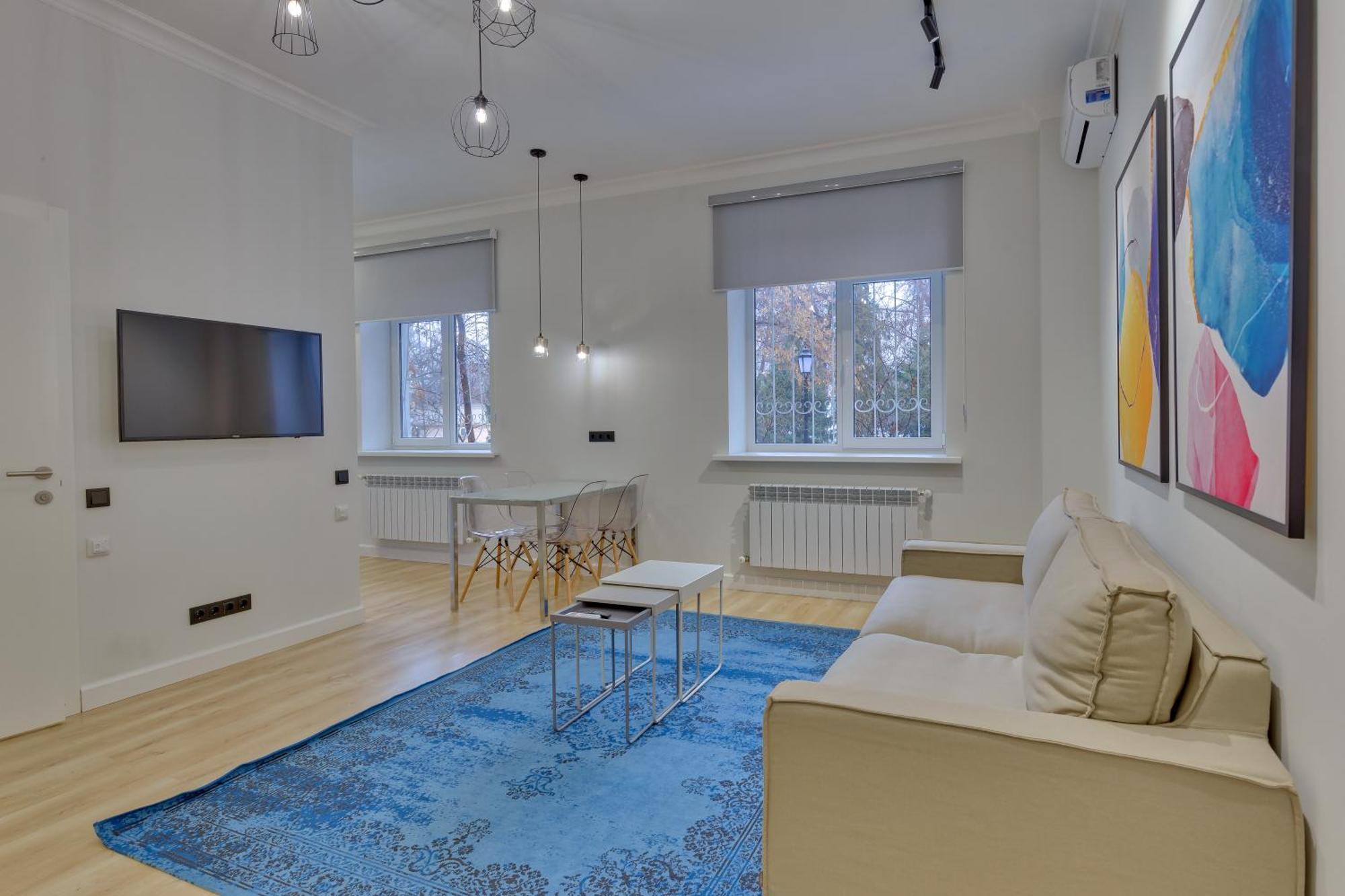 Opera Apartments Almaty Bilik gambar