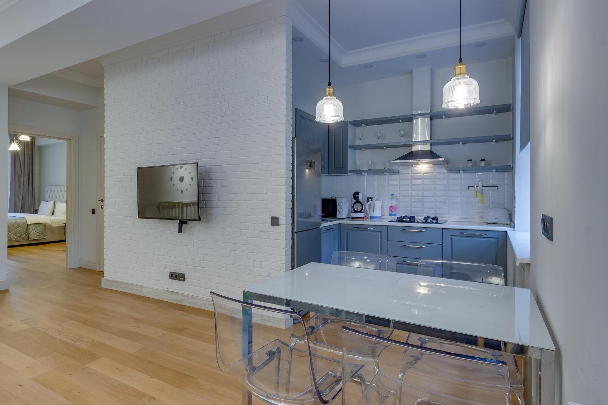Opera Apartments Almaty Bilik gambar
